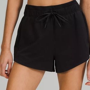 Lululemon On The Fly 2.5” Woven Shorts